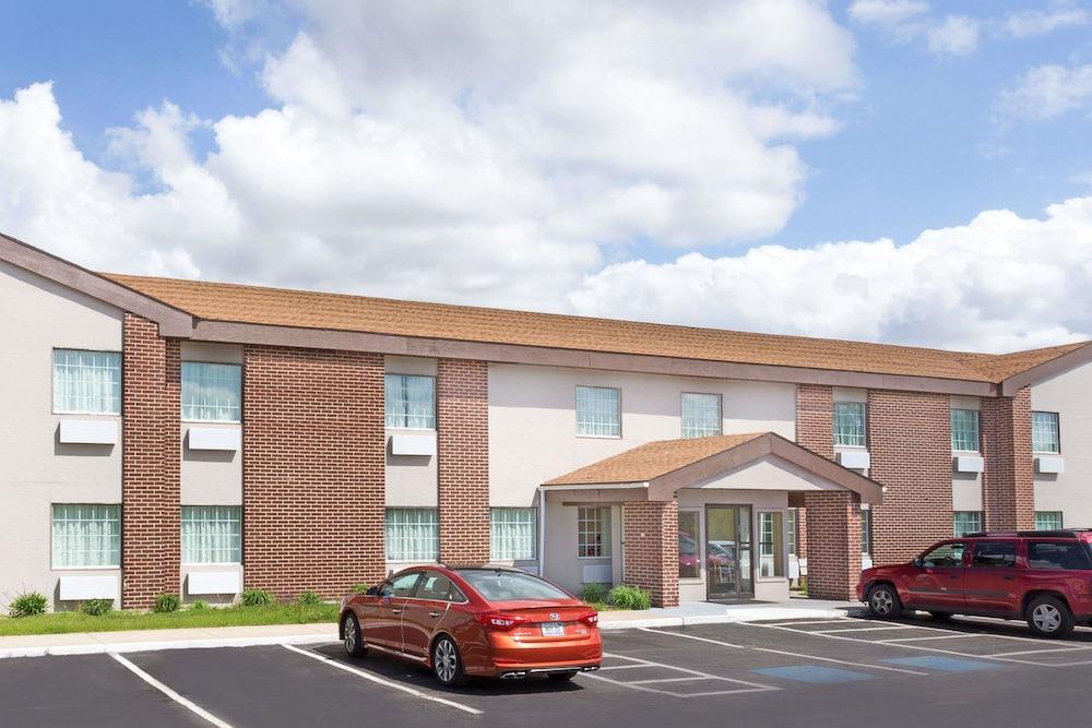 Baymont By Wyndham Beloit Hotel Luaran gambar