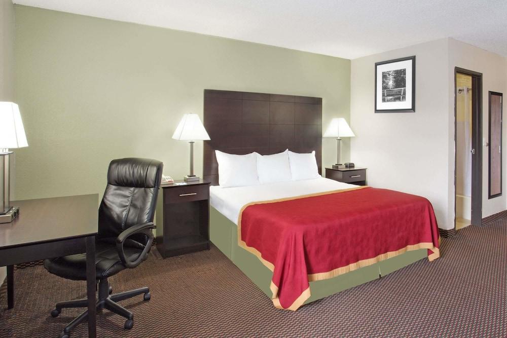 Baymont By Wyndham Beloit Hotel Luaran gambar